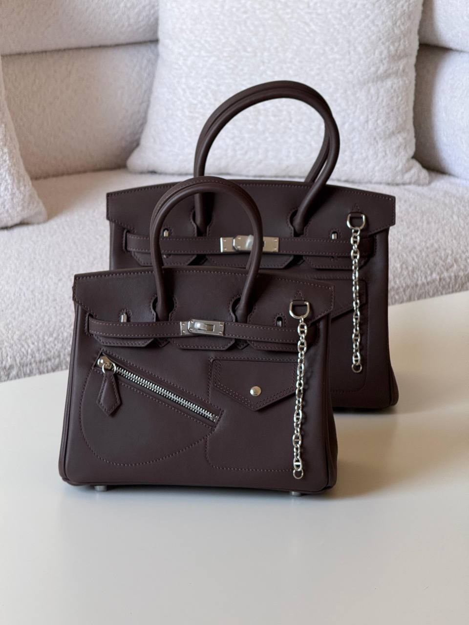 Hermes birkin cargo 25 and 30cm💕master quality

with box❤️
🎁🎁🎁

25 cm 880 dhs🪙🖤✅ 
30cm 980 dhs🪙🖤✅

Zain52
♥️♥️♥️