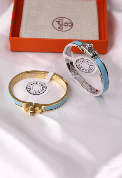 HERMES
    *  ⬆️MINI CLIC KELLY BRACELET
* ⁠↗️ *Super Master Quality* ®️
* ⁠Gold Plated
* ⁠Size 17cm
For Price 👇 WhatsApp✅
0568585901 
0507557372
0552275751 Owner Zain 👌

Zain106
♥️♥️♥️