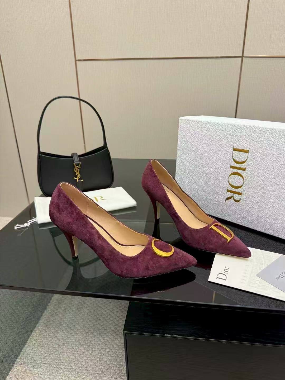 Dior
Size 36-41
105 DHS🪙🌨️

Zain40
♥️♥️♥️