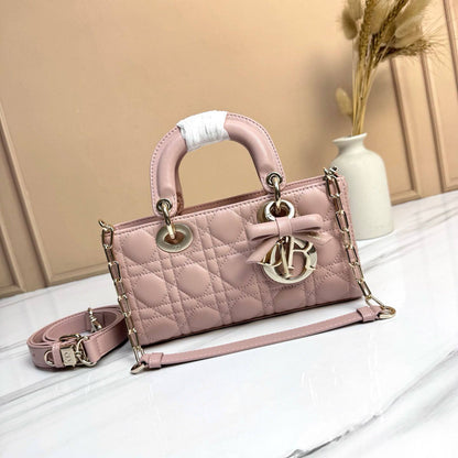 Dior 
Master🌺🌺
330 dhs✅
#22cm🥰🥰

Zain228
♥️♥️♥️