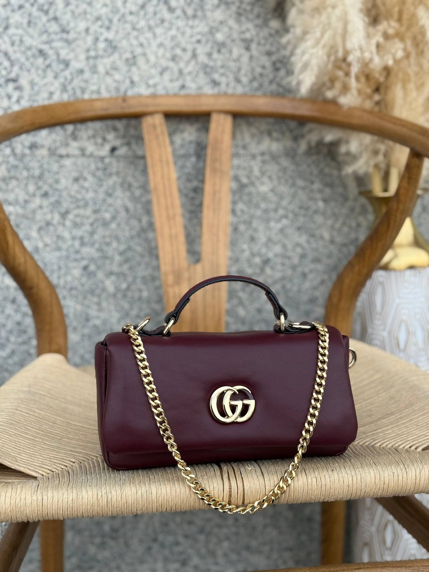 Available Again✨✨✨
GUCCI
21cm
290 dhs🪙🌨️

Top quality 

With box🎁

Zain167
♥️♥️♥️