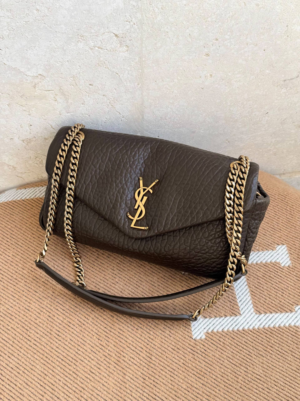 YSL  
SUPER MASTER QUALITY 
Size:27 cm
AVAILABLE 🔥🔥🔥

For Price 👇 WhatsApp✅
0568585901 
0507557372
0552275751 Owner Zain 👌


Zain307
♥️♥️♥️