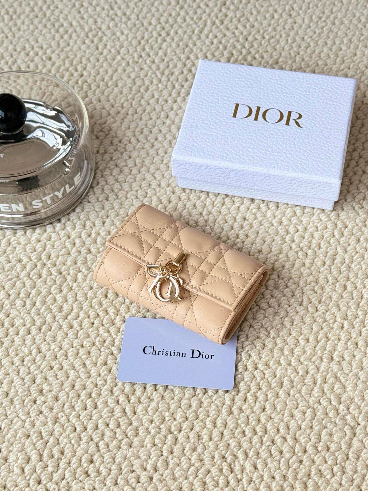 💝  *Dior*💝
💝*Super Master*💝
280 dhs🪙🌨️

Zain275
♥️♥️♥️