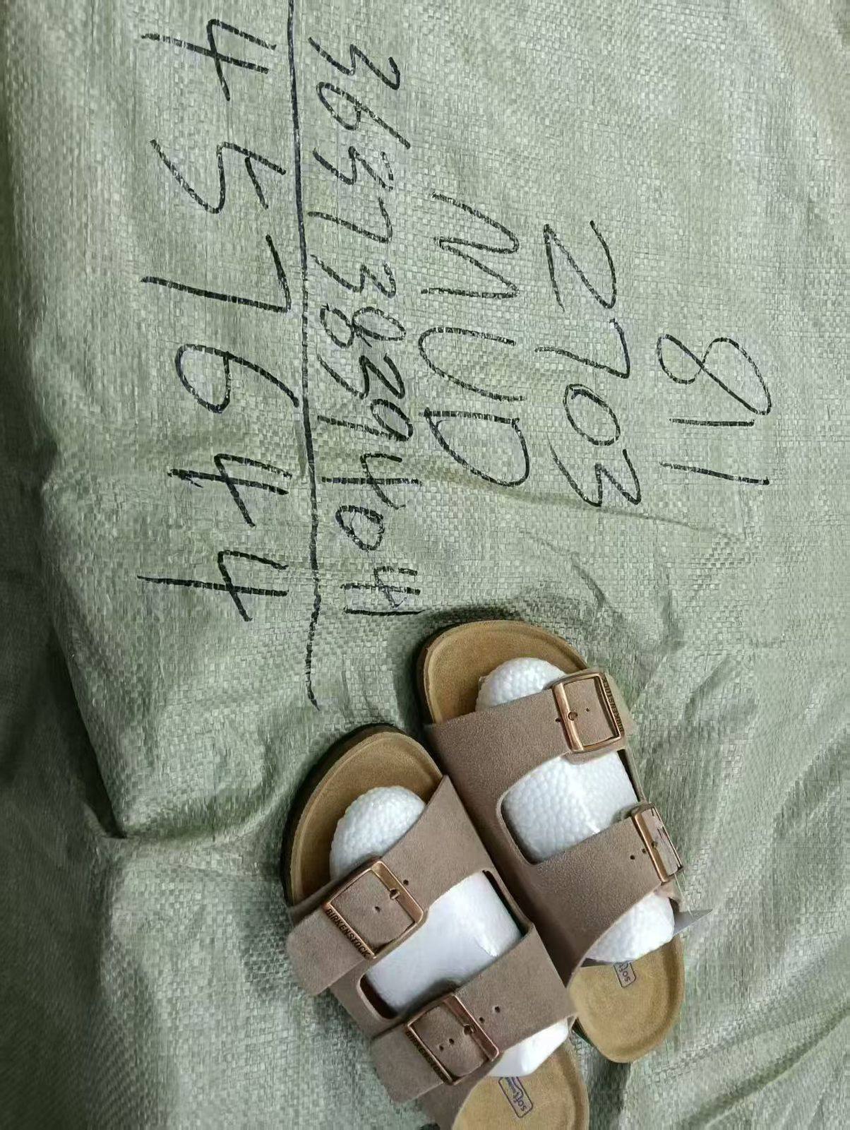 Bk

Size 36 to 41

110 dhs🪙🌨️

Zain146
♥️♥️♥️