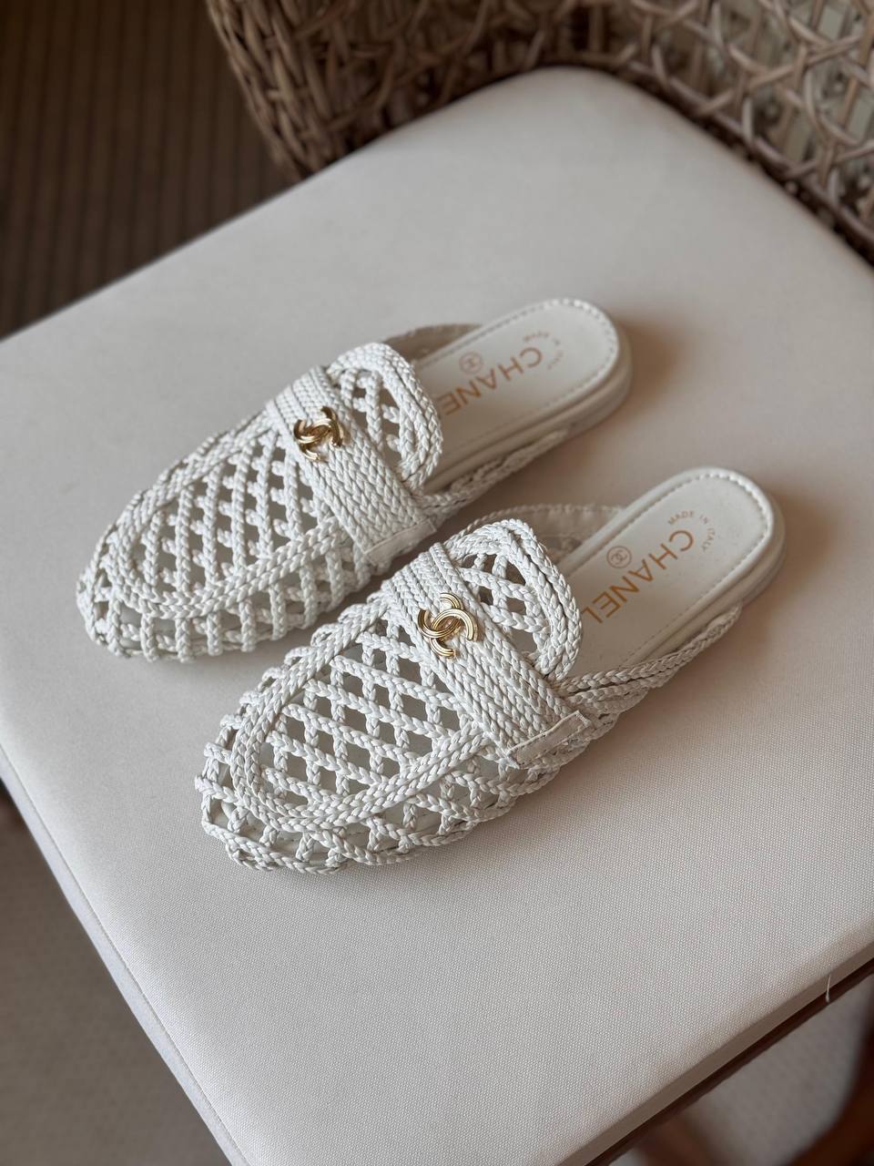 CHANEL 🤍
🤩Available new 😍😍
Size: 36 to 41
Super master quality
450 dhs✅

Zain198
♥️♥️♥️