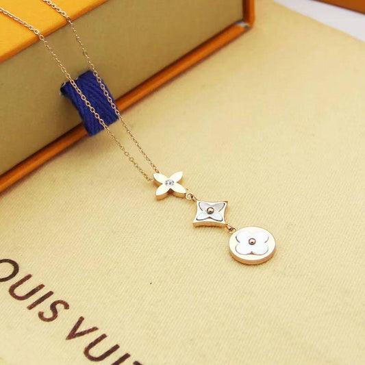 LV NECKLACE
MASTER✨💫
50 DHS✅
WITH BOX AND PAPER BAG 🎁🛍️

Zain89
♥️♥️♥️