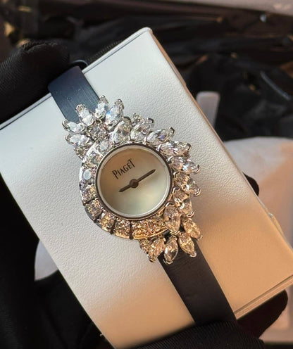 Piaget watch 
for ladies good quality 
320 dhs🪙🌨️

Zain59
♥️♥️♥️
