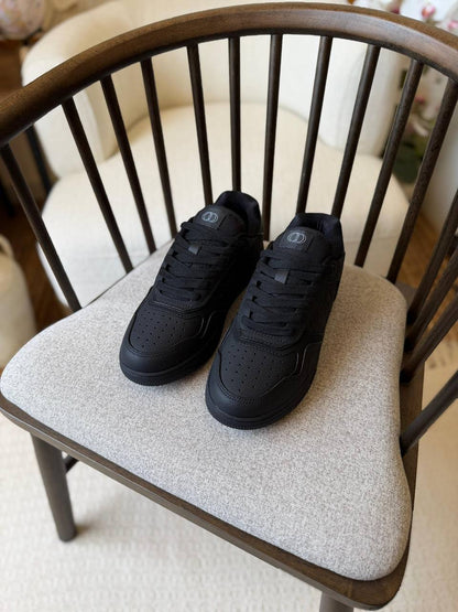 DIOR 
*AAA quality*
*size:40 to 46*
450 dhs✅

Zain185
♥️♥️♥️