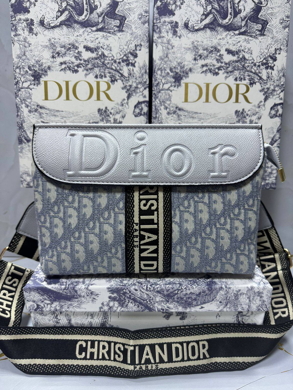 Dior
Fendi
Gucci

Withbox

85 dhs🇦🇪🇦🇪

Zain136
Zain50
♥️♥️♥️