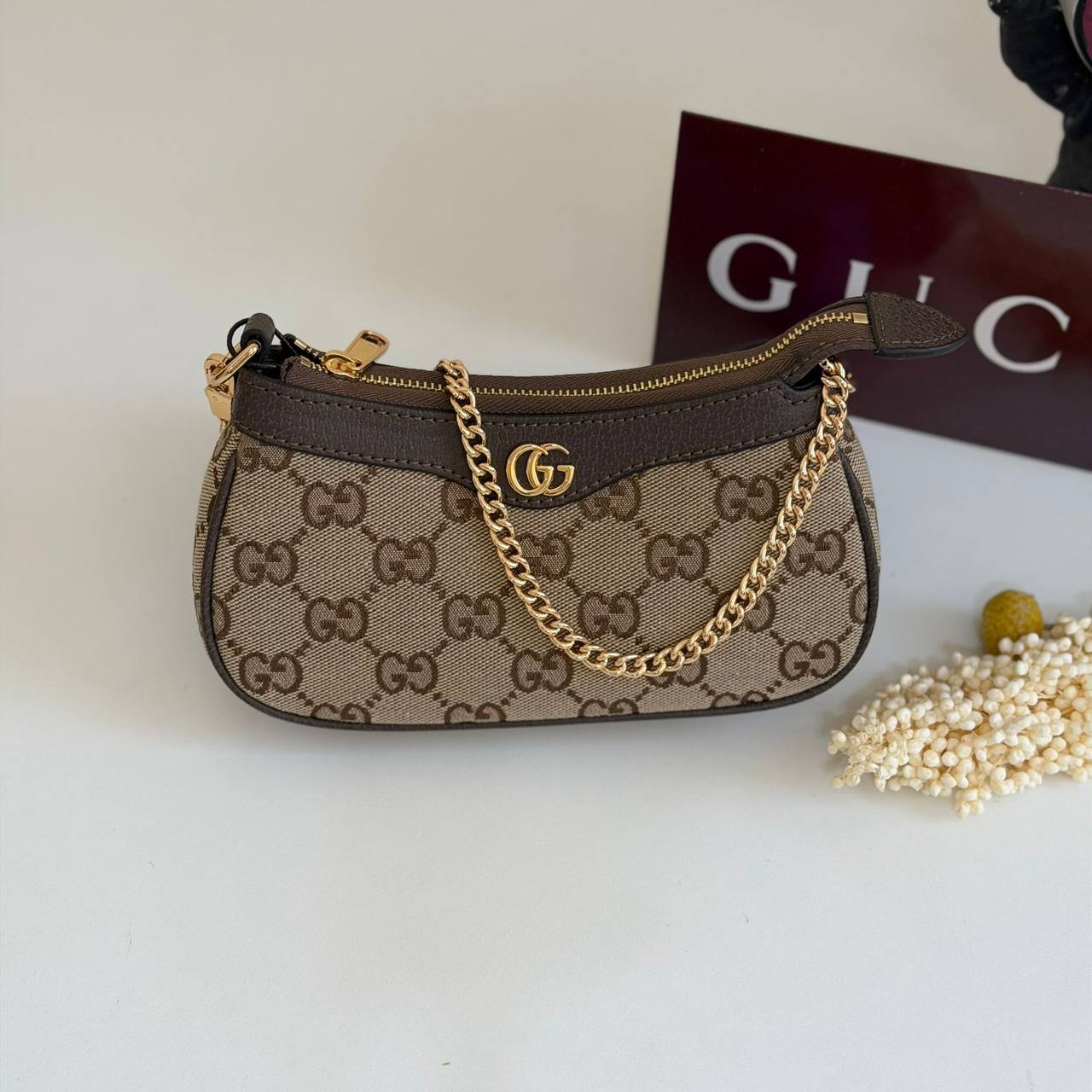 Gucci 
Master ❣️❣️
190 dhs✅

Zain134
♥️♥️♥️