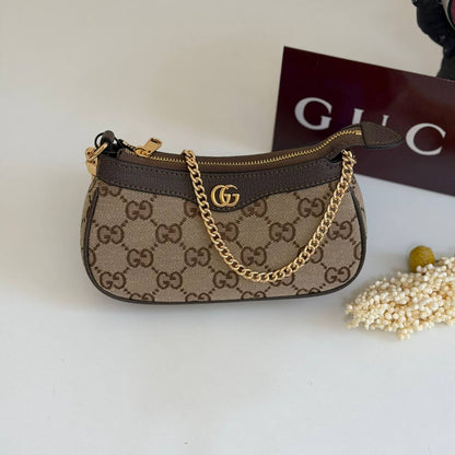 Gucci 
Master ❣️❣️
190 dhs✅

Zain134
♥️♥️♥️