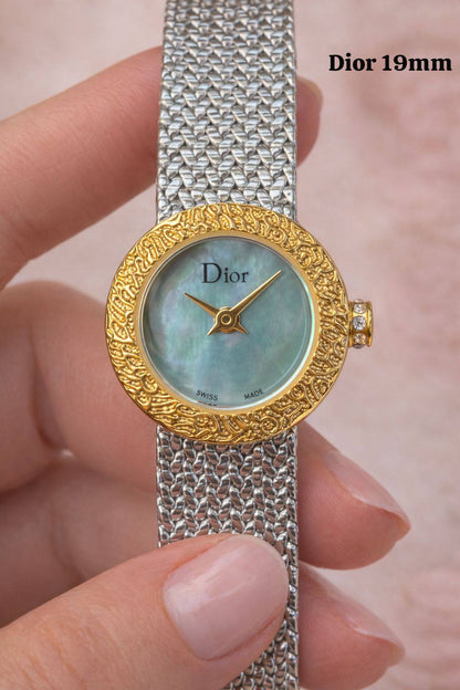 Dior mini size watch for ladies good quality 
170 dhs🌺 
 (size 19mm)

Zain59
♥️♥️♥️