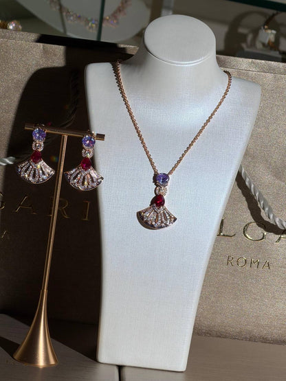Bvlgari
Flower Pendant Necklace Set
Latest Collection  😍
Quality: Super Master
For Price 👇 WhatsApp✅
0568585901 
0507557372
0552275751 Owner Zain 👌

Zain268
♥️♥️♥️