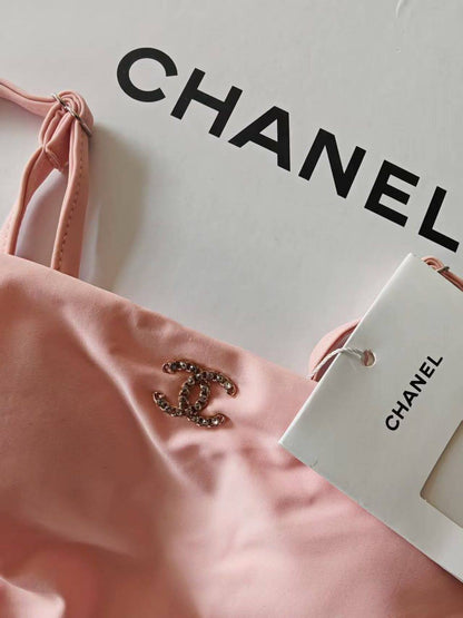 CHANEL
Women’s Swimsuit
Master Quality 
SMLXL
280 dhs💓

Zain276
♥️♥️♥️