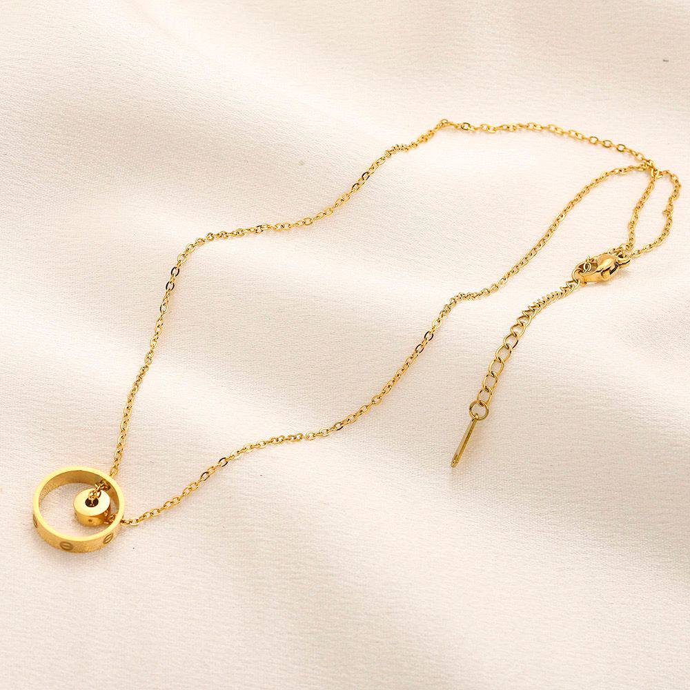 New branded necklace Stainless steel 18k gold plated 
Non tarnish 
30 dhs💓

Zain243
♥️♥️♥️