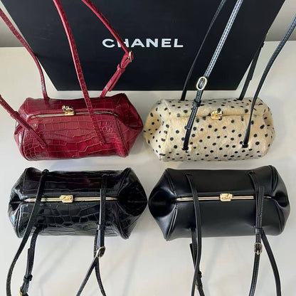 Chanel

21cm
320 dhs🇦🇪🇦🇪

Zain297
♥️♥️♥️