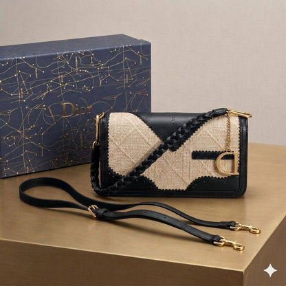 CHRISTIAN DIOR
Jacquard Canvas Leather
With long & short belt strap
With BOX
Size : 28 cm

110 dhs🇦🇪🇦🇪

Zain239
♥️♥️♥️