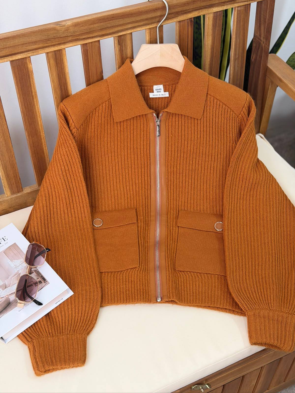 HERMES NEW

 VIP QUALITY 

CASHMERE 

Size : 36-38-40-42
950 dhs🇦🇪🇦🇪


Zain287
♥️♥️♥️