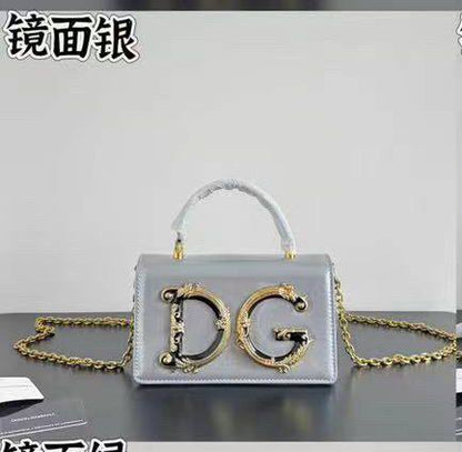 D&G
115 dhs🪙🌨️

Zain143
♥️♥️♥️