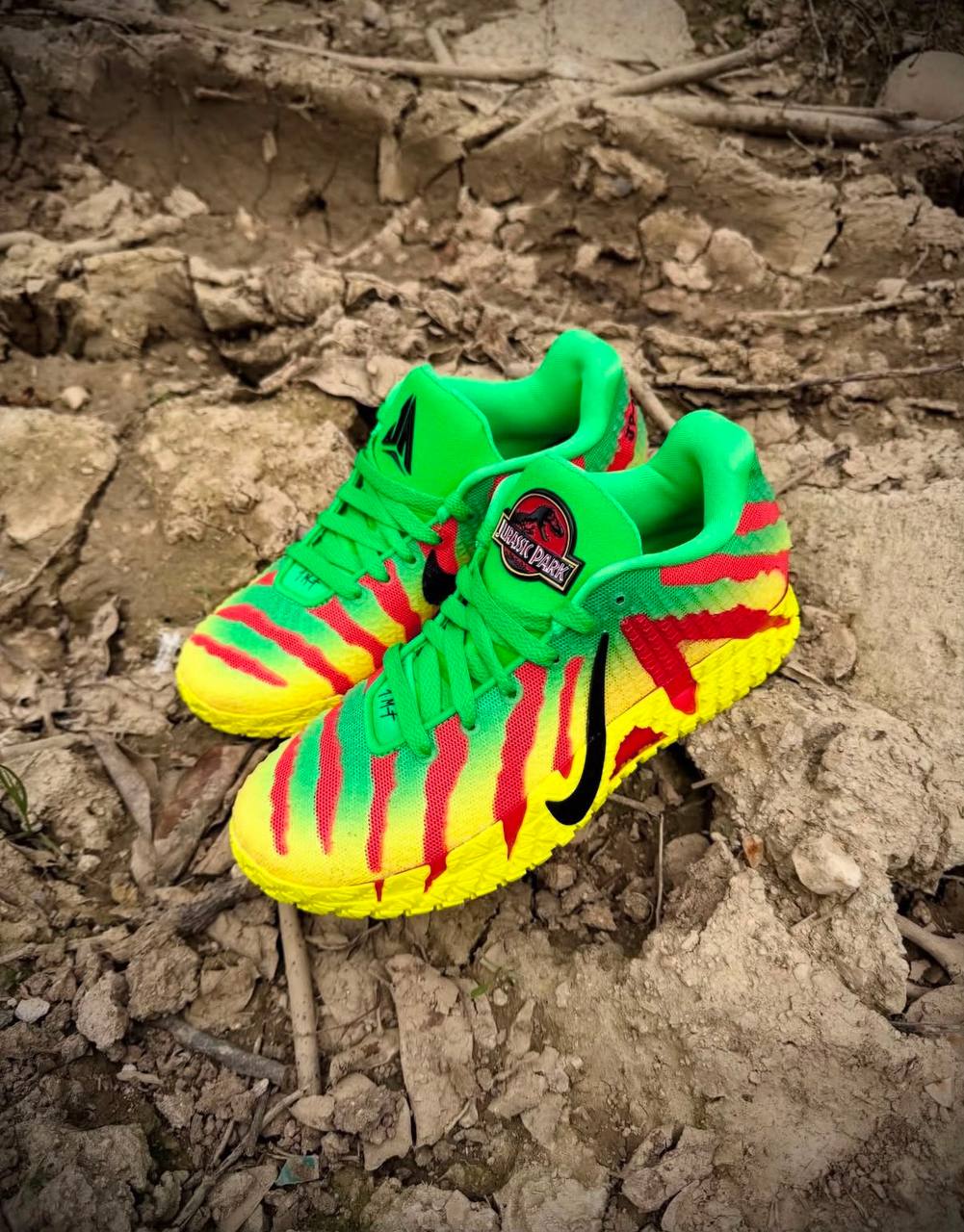 Nike x Jurassic Park Ja 3 EP 'Raptor' 
Nike x Jurassic Park Ja 3
EP'Explorer'
Size 40-46 ，
250 dhs💓

Zain18
♥️♥️♥️