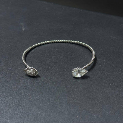 BOUCHERON ❤️‍🔥*
Bangle 🐦‍🔥
Master quality 💯
With normal boxes 🗃️ 
45 dhs🪙🌨️
With master box 📦 
130 dhs🪙🌨️

Zain216
♥️♥️♥️