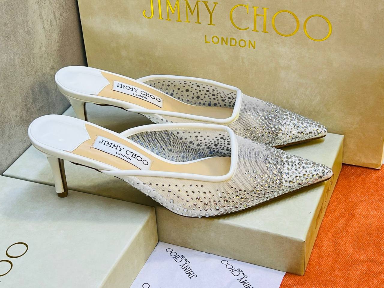 JIMMY CHOO  
MASTER QUALITY 
SIZE 36-41  
230 dhs✅

Zain88
♥️♥️♥️