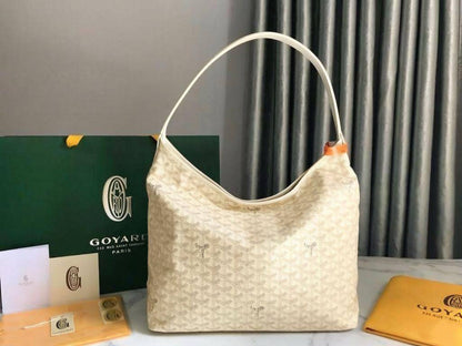 Goyard
33*26*14cm
110 dhs✅

Zain17
♥️♥️♥️