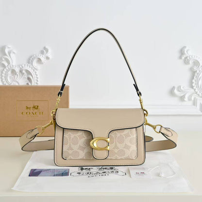 Coach
21cm 

100 dhs✅

Withbox
🎁🎁🎁

Zain143
♥️♥️♥️