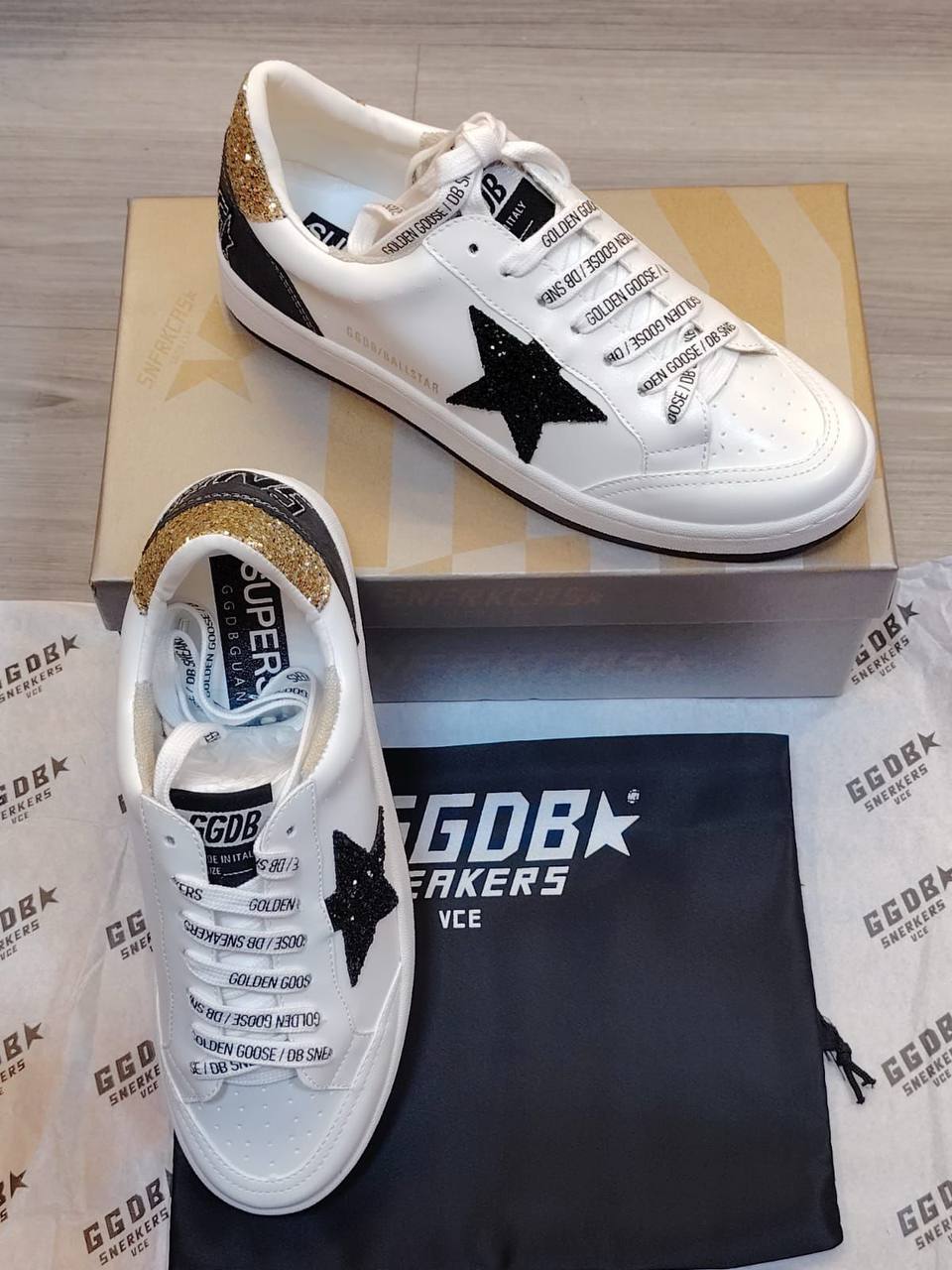 GGDB 
Casual Shoes 
High Quality,
Broken Size
140 dhs✅

Zain16
♥️♥️♥️
