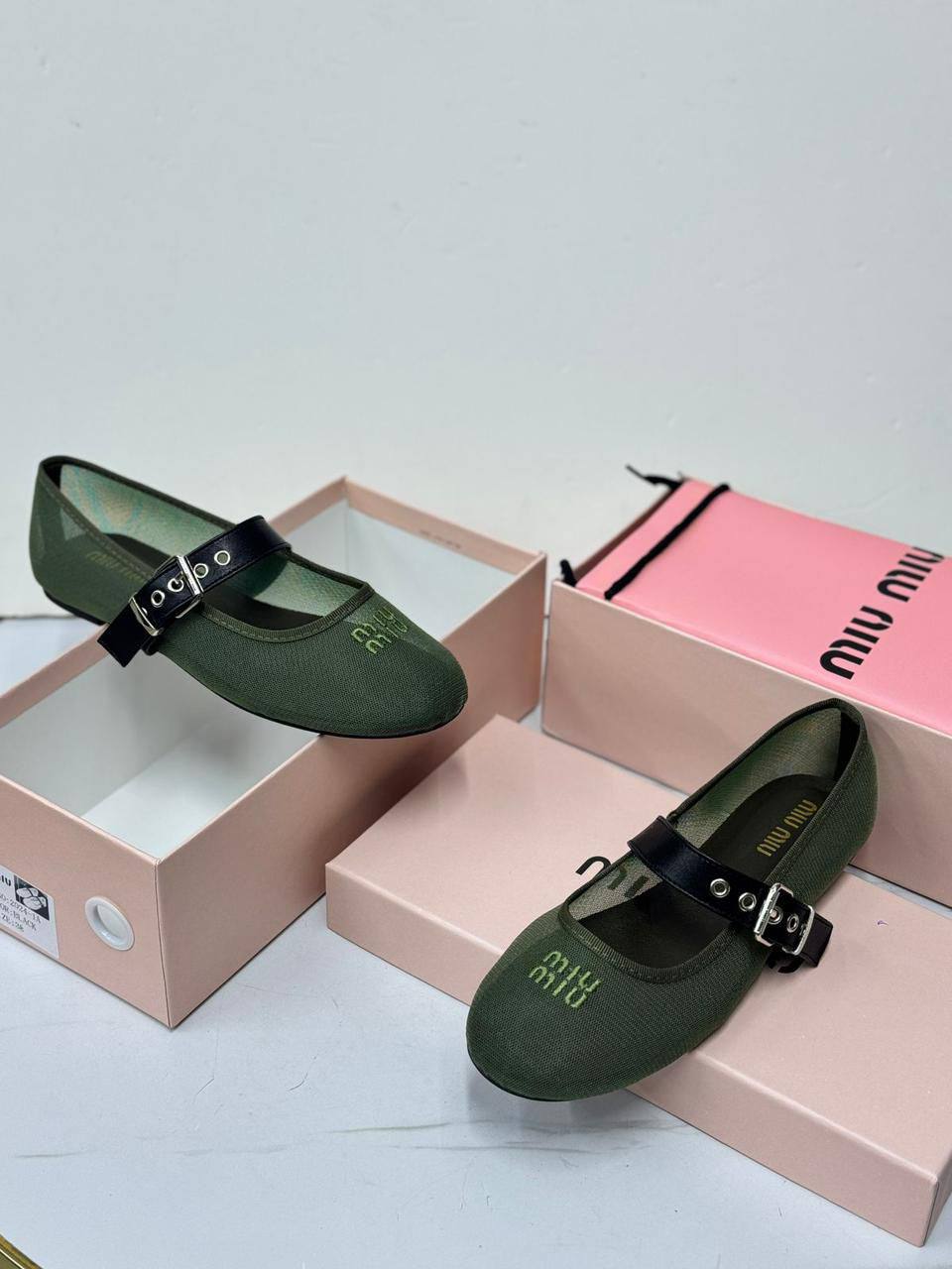 Miu Miu
𝐌𝐈𝐔𝐌𝐈𝐔 𝐁𝐀𝐋𝐋𝐄𝐑𝐈𝐍𝐀 
💯high quality
Size 36-37-38-39-40-41

105 dhs✅

Zain86
♥️♥️♥️