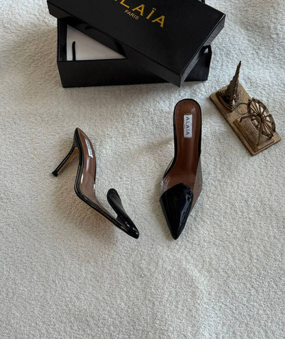 New. Alaia  heel 

  Size  .  36.  to 41

100 dhs✅

Zain80
♥️♥️♥️