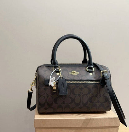 COACH 
HIGH QUALITY 

WITH BOX 
🎁🎁🎁

110 dhs✅

Zain39
♥️♥️♥️