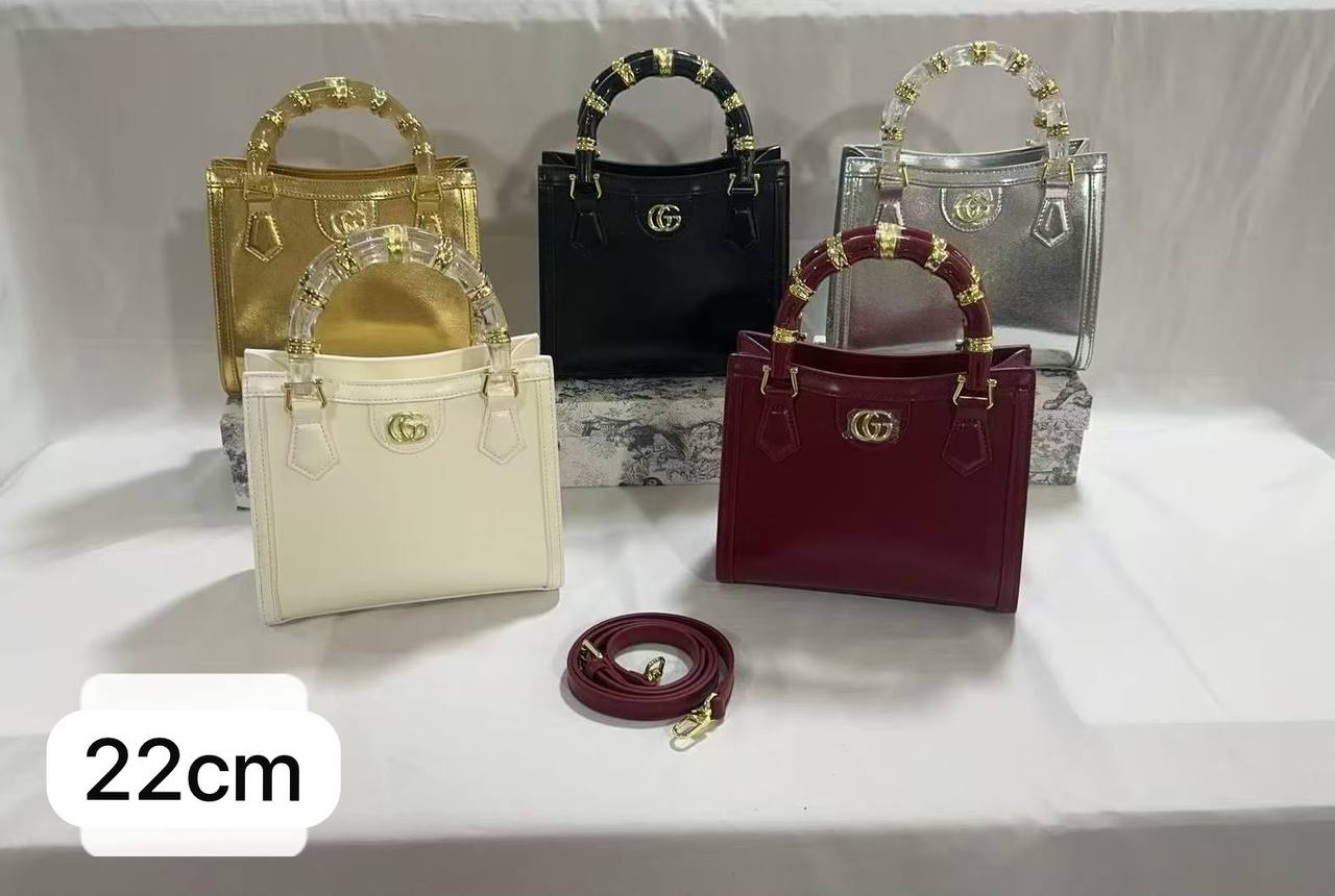 GUCCI
22*20*10cm
High quality 
150 dhs💓

Zain44
♥️♥️♥️