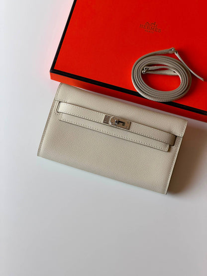 Hermes 20cm💥Master quality ✅with box 📦 
340 dhs✅

Zain52
♥️♥️♥️
