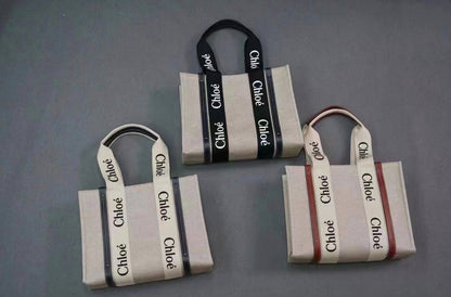 Chloe
95 dhs🪙🌨️
SIZE：37×26×12CM
Good quality

Zain35
♥️♥️♥️