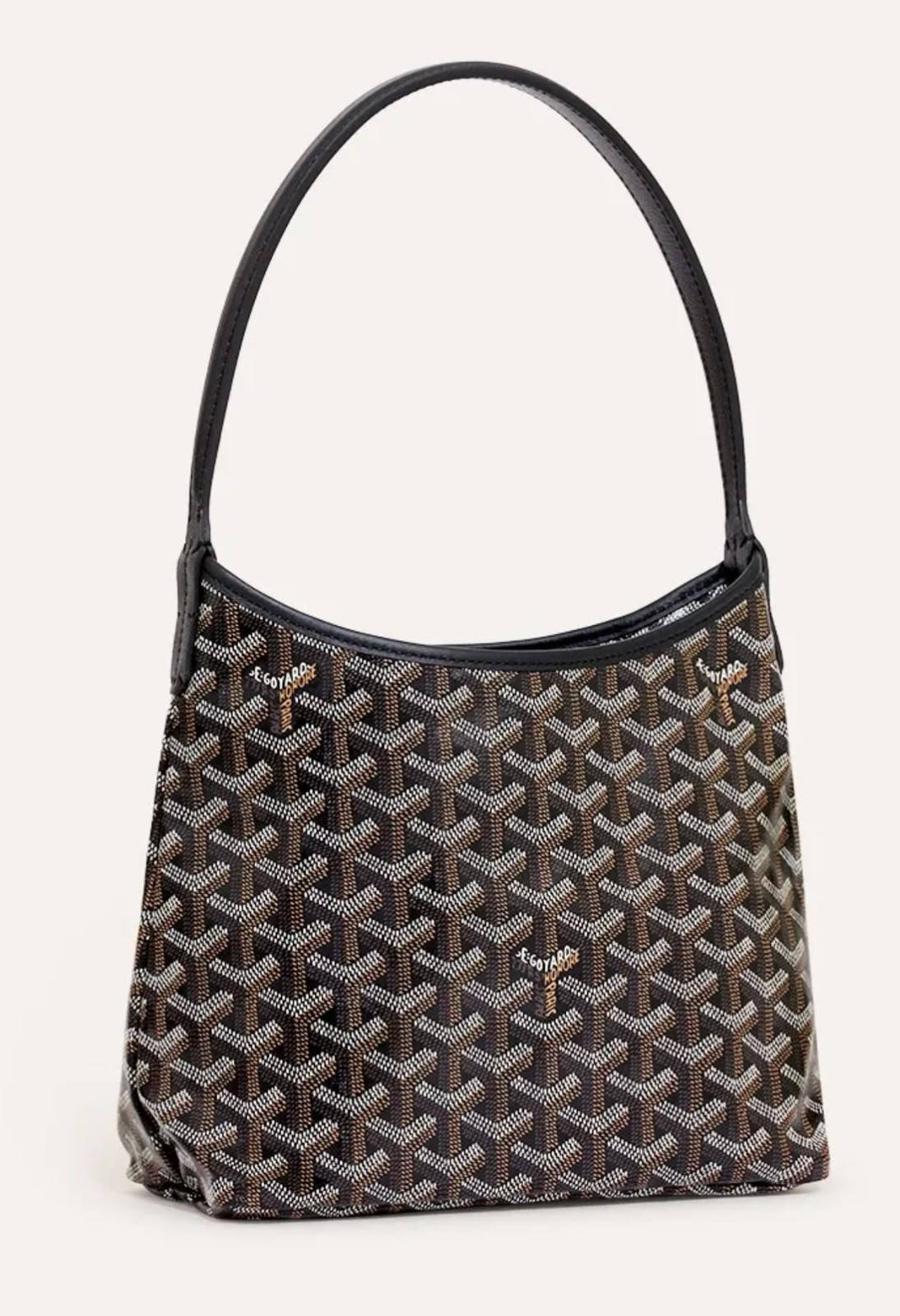 GOYARD Hobo
Bohème Mini Bag
Chevron Goyardine Canvas
Size: 21 cm
Without BOX

90 dhs🇦🇪🇦🇪

Zain239
Zain215
♥️♥️♥️