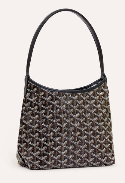 GOYARD Hobo
Bohème Mini Bag
Chevron Goyardine Canvas
Size: 21 cm
Without BOX

90 dhs🇦🇪🇦🇪

Zain239
Zain215
♥️♥️♥️