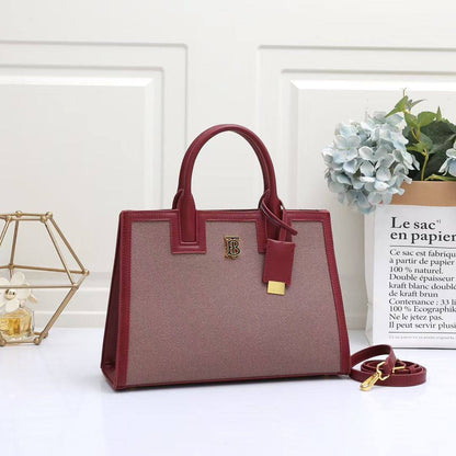 Burberry
100 dhs✅

Zain07
♥️♥️♥️