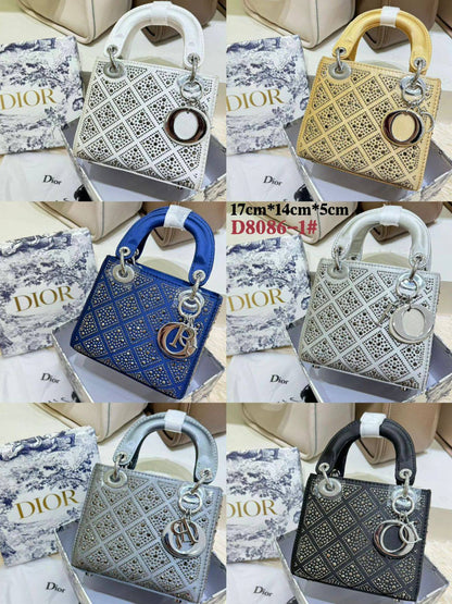 LADY DIOR

 NEW CAME GOOD QUALITY 

WITH BOX 
🎁🎁🎁

115 dhs👑

Zain39
♥️♥️♥️