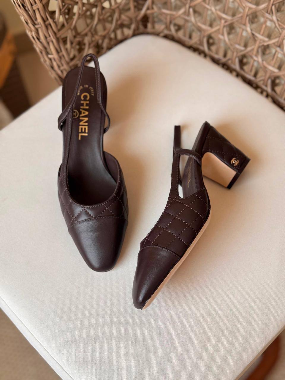 CHANEL
✨ Collection
👠 36–41
💎 Premium Quality
🔥 Super Master
450 dhs🇦🇪🇦🇪

Zain198
♥️♥️♥️