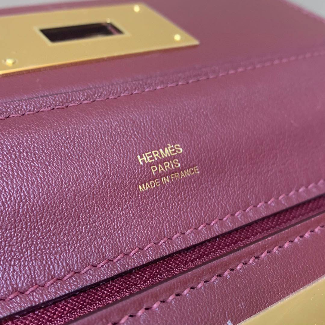 Hermes
maroon / etoupe / brown

Single rolled leather top handle

Classic, elegant and timeless🙂‍↔️

For Price 👇 WhatsApp✅
0568585901 
0507557372
0552275751 Owner Zain 👌

Zain325
♥️♥️♥️
