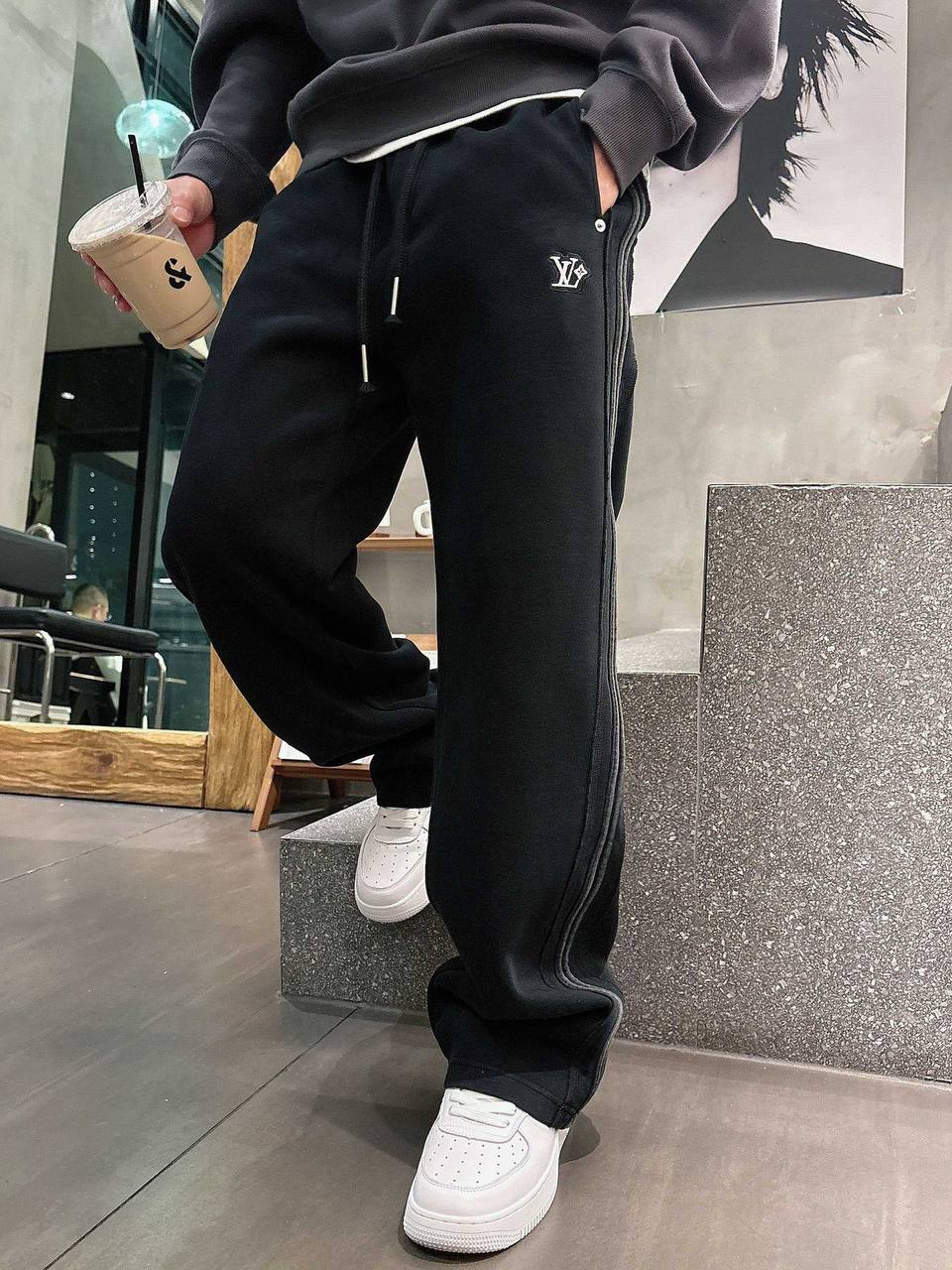 *NEW LOUIS VUITTON*
*♕ 𝐒𝐔𝐏𝐄𝐑 𝐌𝐀𝐒𝐓𝐄𝐑 ♕*
*SIZE: M,L,XL,XXL,XXXL*
300 dhs🪙💚

Zain227
♥️♥️♥️