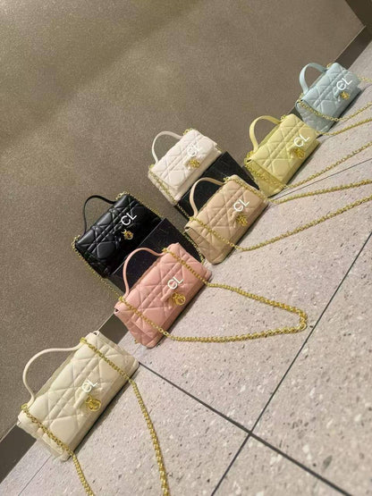 Dior
high quality

Withbox
🎁🎁🎁

140 dhs✅

Zain143
♥️♥️♥️