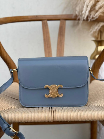 CELINE

18cm
310 dhs🇦🇪

22cm
330 dhs🇦🇪

Top quality 
With box🎁

Zain167
♥️♥️♥️