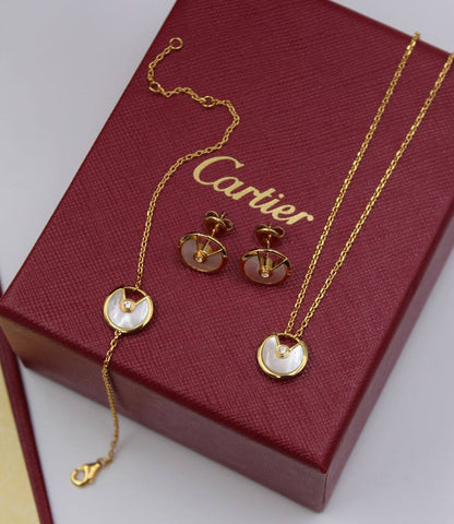 Cartier Set💕
Necklace 
Earrings 
Bracelet 

Master Quality

135 dhs 🇦🇪 normal box 📦 
165 dhs 🇦🇪 original box 🗃️

Zain48
♥️♥️♥️