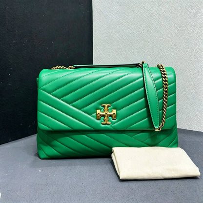 TORY BURCH 
GOOD QUALITY
 WITH BOX 
95 dhs✅

Zain295
♥️♥️♥️