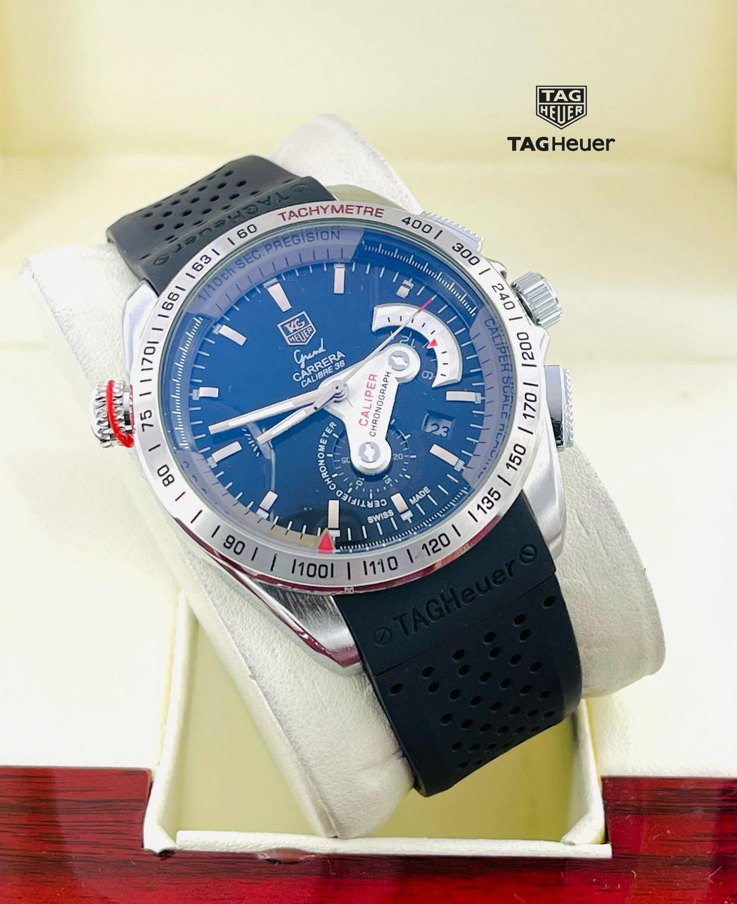 Tag-Heaur Men
*chronograph working*
110 dhs🪙💚
*Battery*

Zain29
♥️♥️♥️