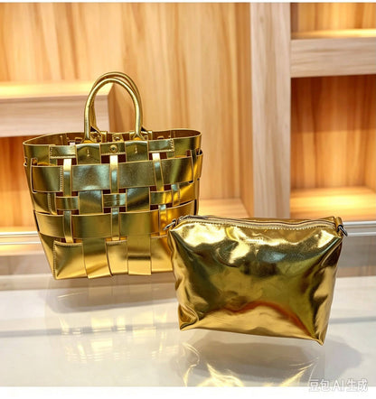 BOTTEGA 

Bag the wholesale 
100 dhs🇦🇪🇦🇪🇦🇪

Size 23cm
Zain161
♥️♥️♥️