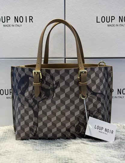 Loup Noir 
Size:29cm

With box 
🎁🎁🎁

95 dhs🪙🌨️

Zain148
♥️♥️♥️