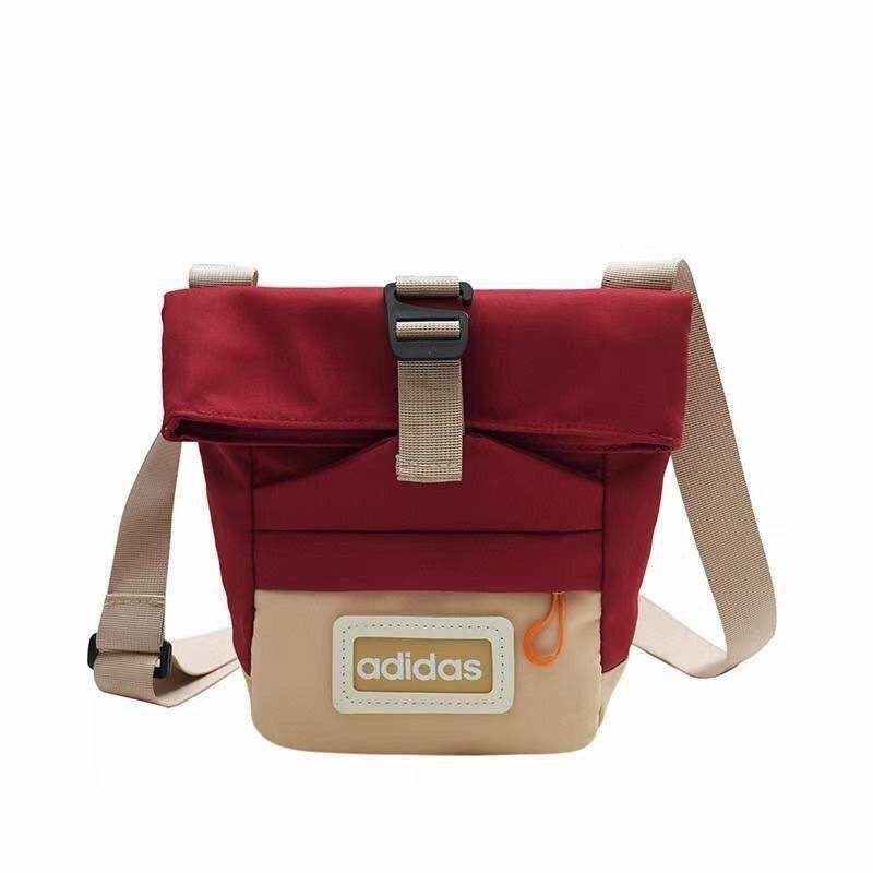 Adidas
22*20 cm
30 dhs🪙💚

Zain17
♥️♥️♥️